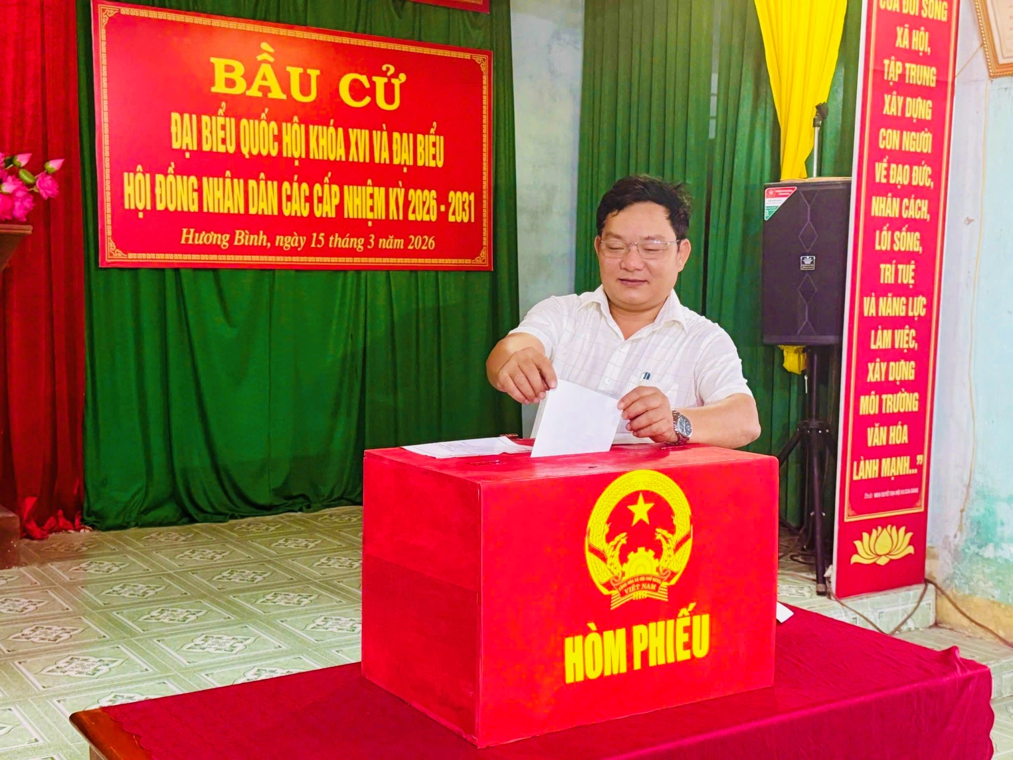Cử tri xã Hương Bình phấn khởi đi bầu cử Đại biểu Quốc hội và HĐND các cấp, nhiệm kỳ 2026 - 2031
