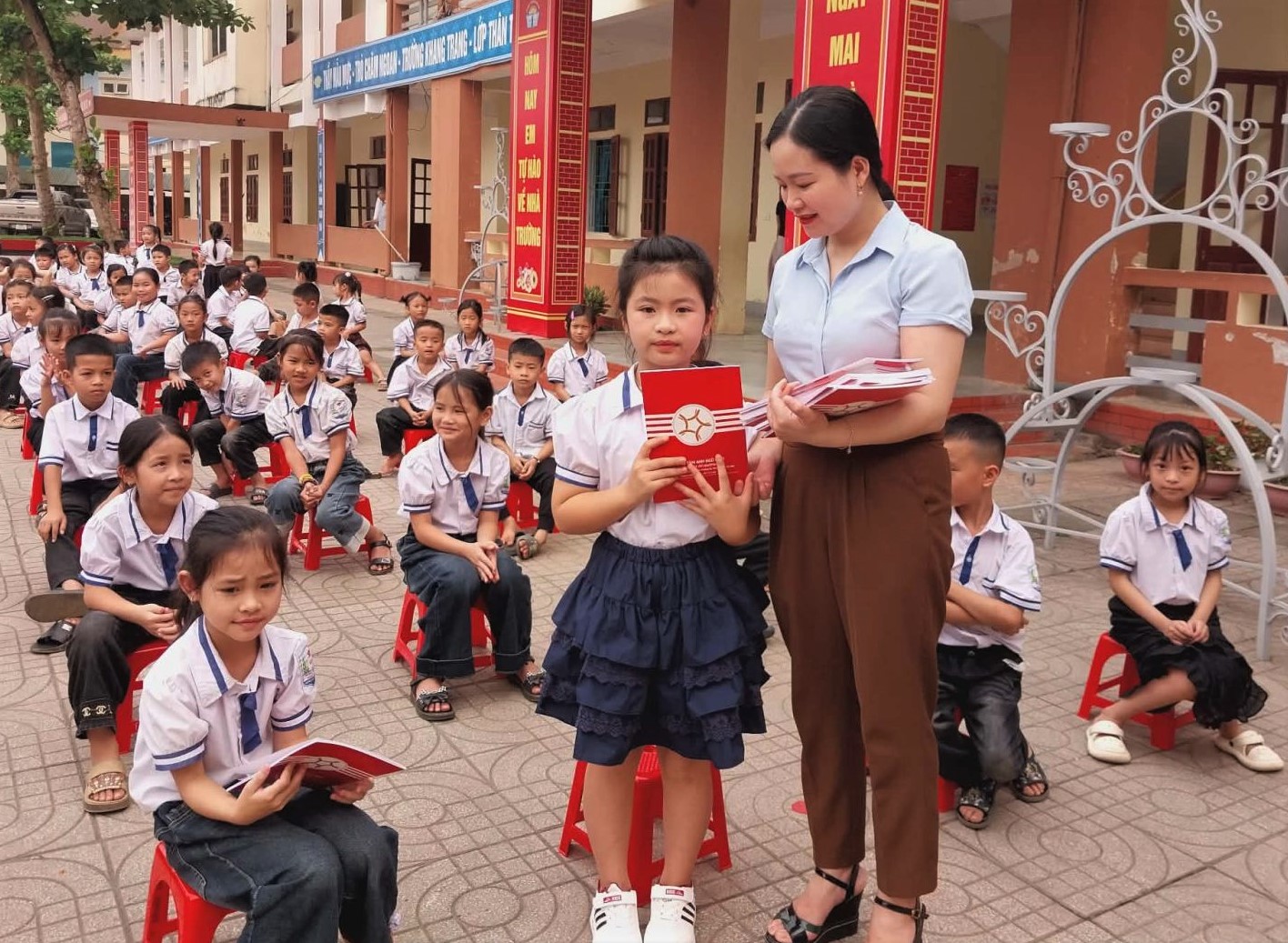 Trường Tiểu học Hòa Hải tổ chức thành công Ngày sách và Văn hóa đọc Việt Nam