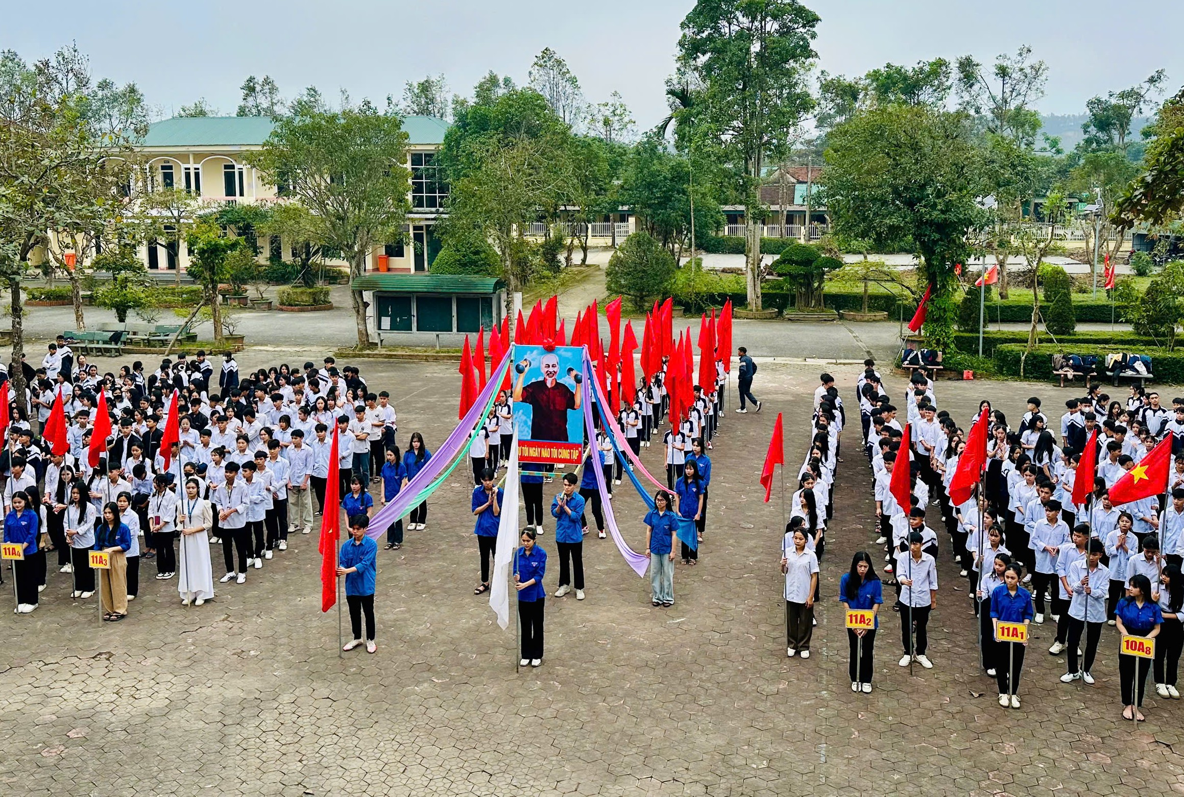 Trường THPT Hàm Nghi khai mạc Hội khỏe Phù đổng cấp trường năm học 2025 - 2026