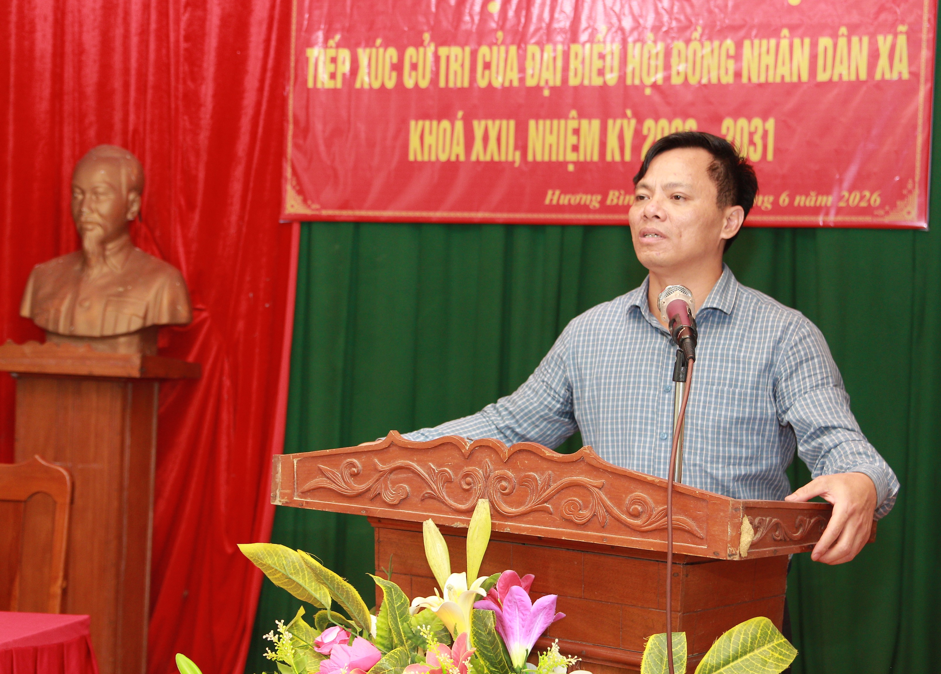 Các tổ đại biểu Hội đồng nhân dân xã tiếp xúc cử tri tại các điểm trên địa bàn