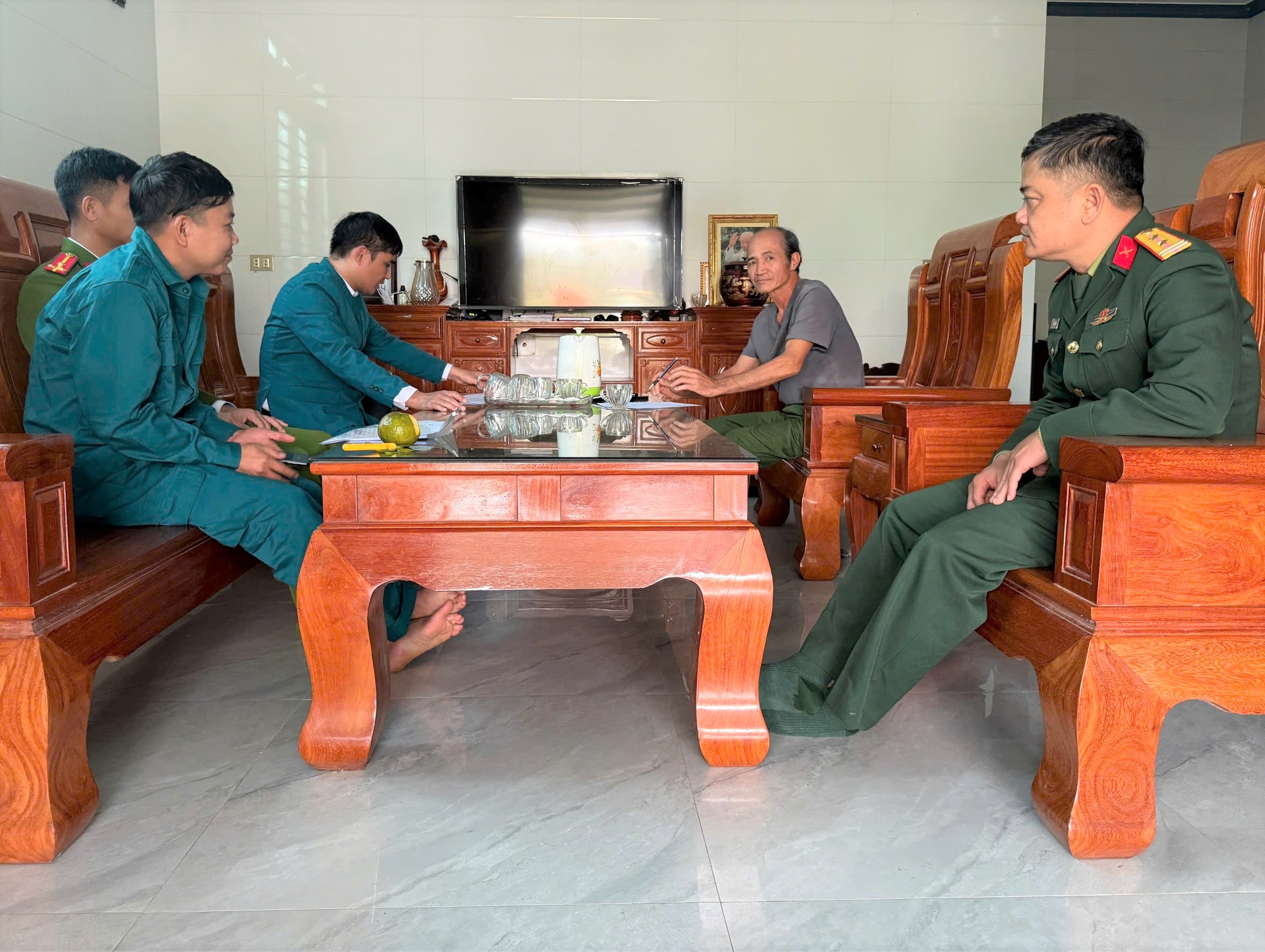 Hương Bình có nhiều thanh niên tình nguyện viết đơn tham gia nghĩa vụ Quân sự và Công an Nhân dân