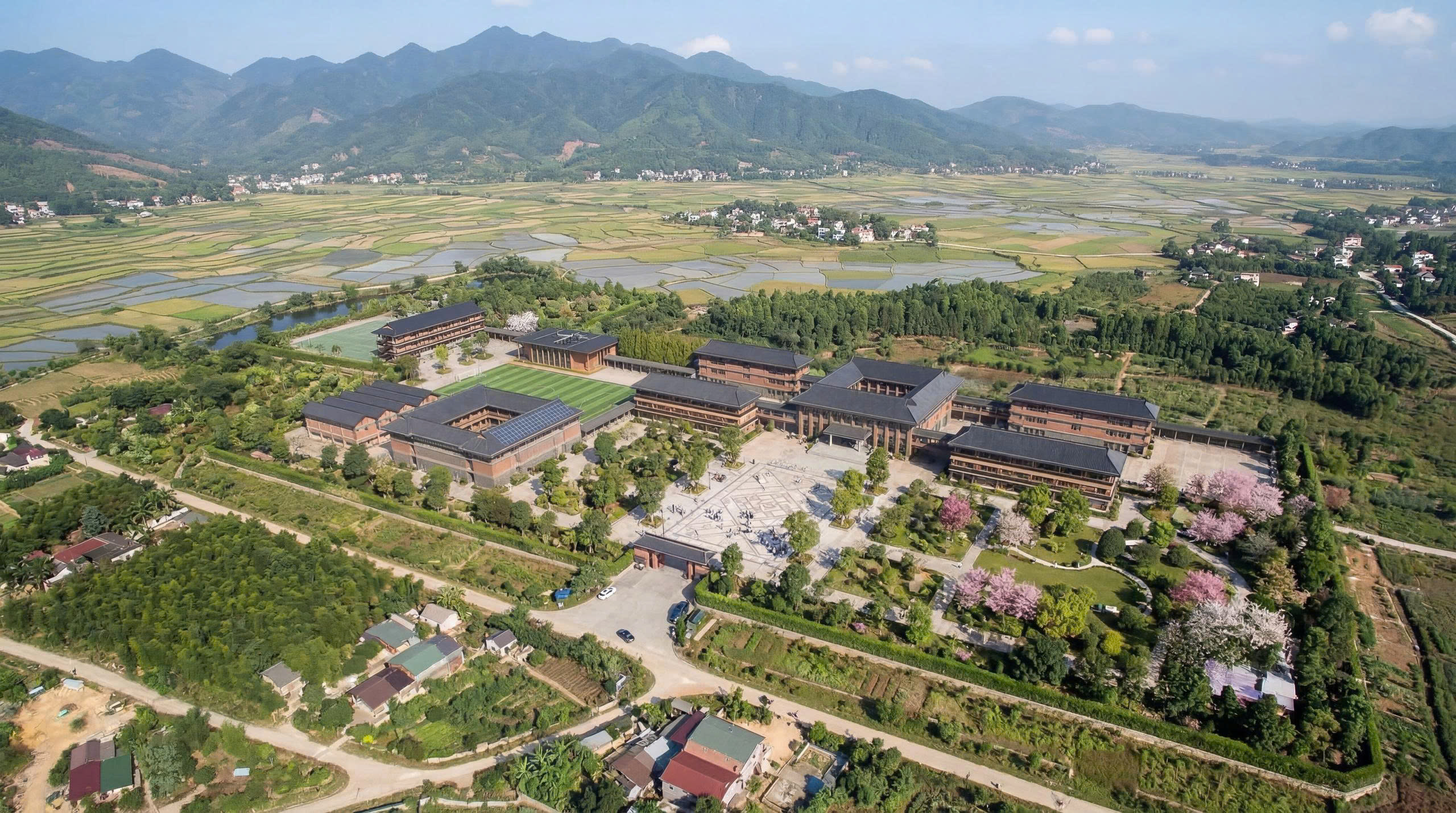 Khảo sát ý kiến phụ huynh để xây dựng trường liên cấp ở Hương Bình