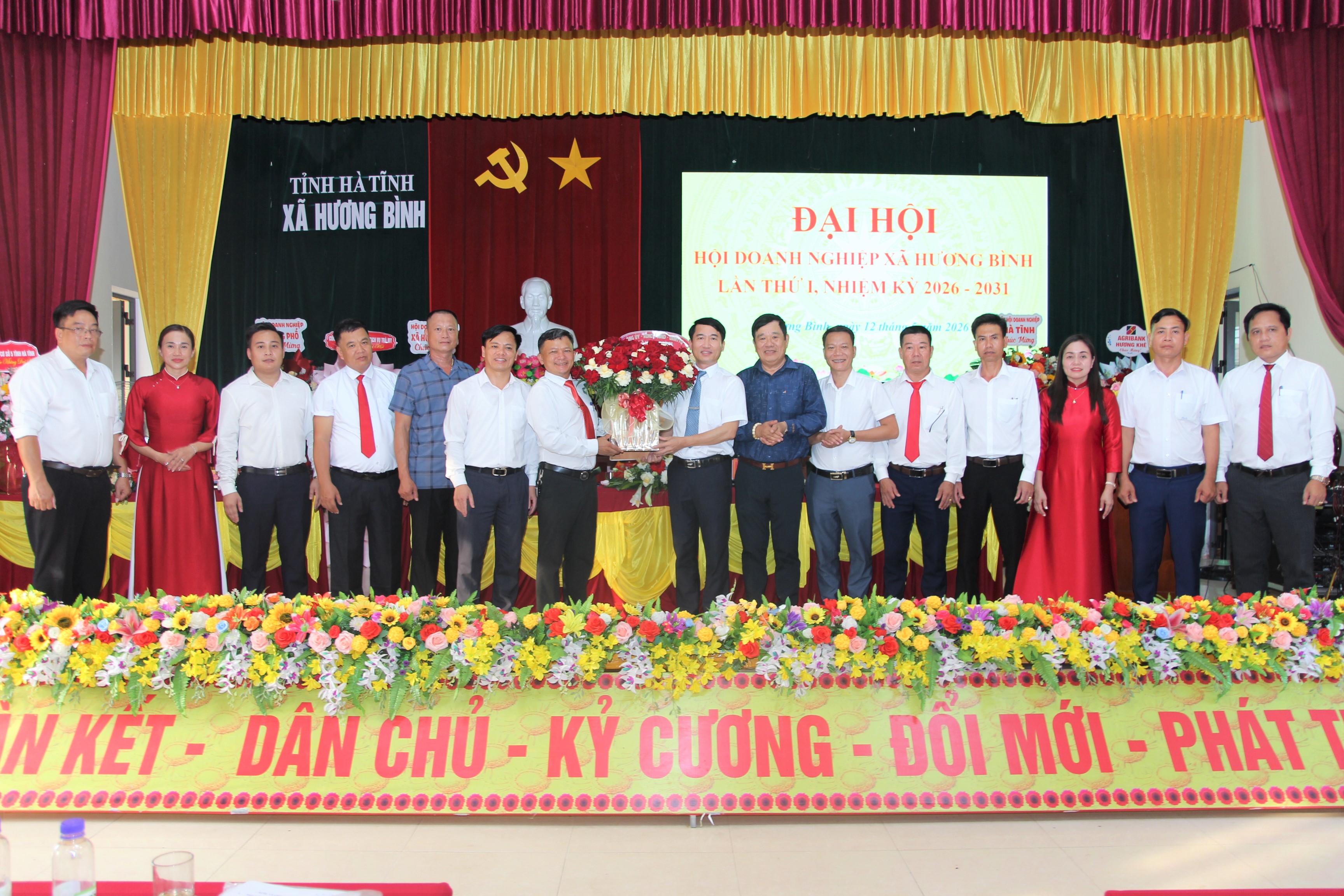 Ông Nguyễn Việt Hùng được bầu giữ chức Chủ tịch Hội Doanh nghiệp xã Hương Bình