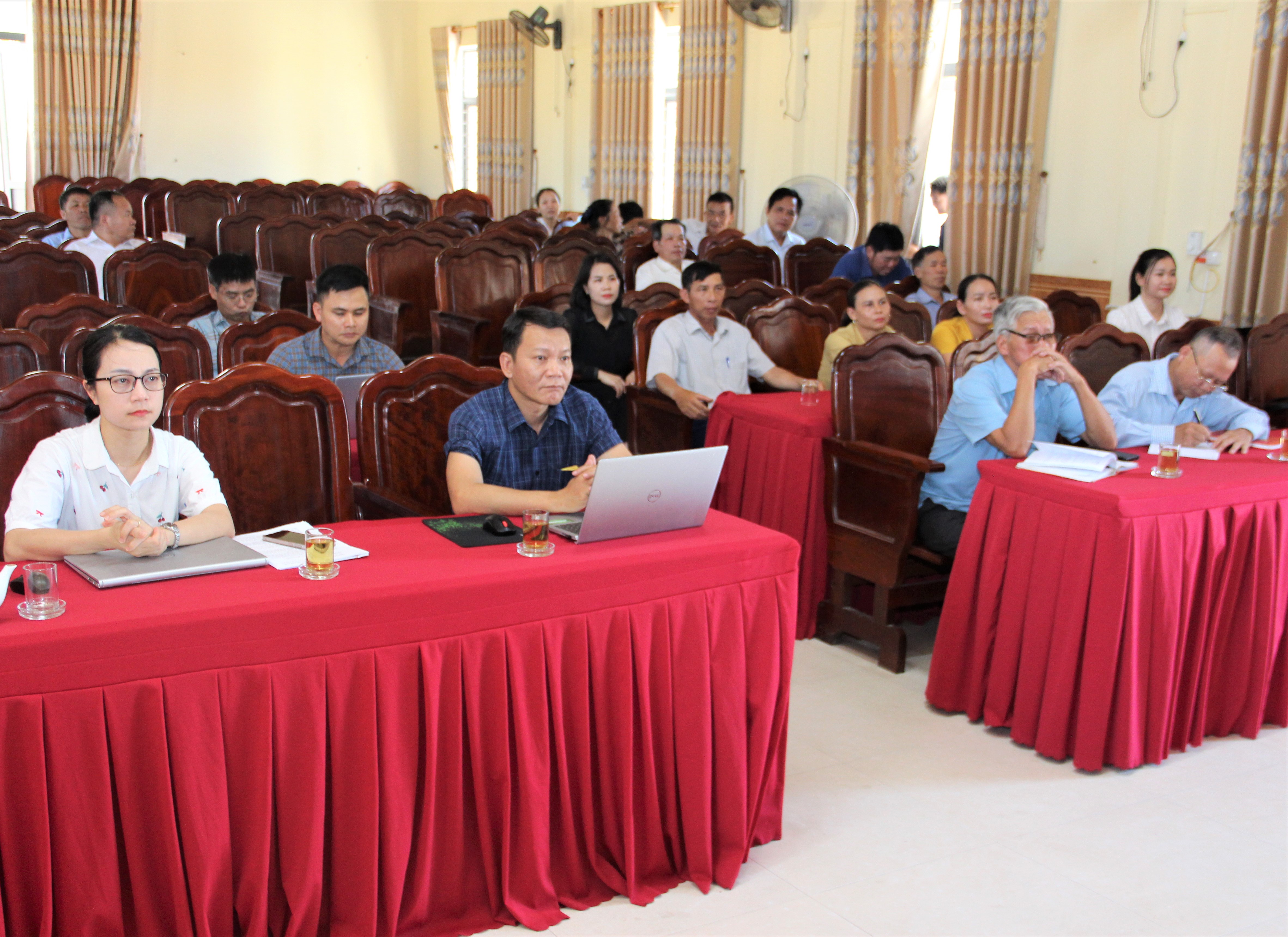 Đảng ủy xã Hương Bình kết nối điểm cầu trực tuyến Hội nghị Báo cáo viên Trung ương tháng 6 năm 2026