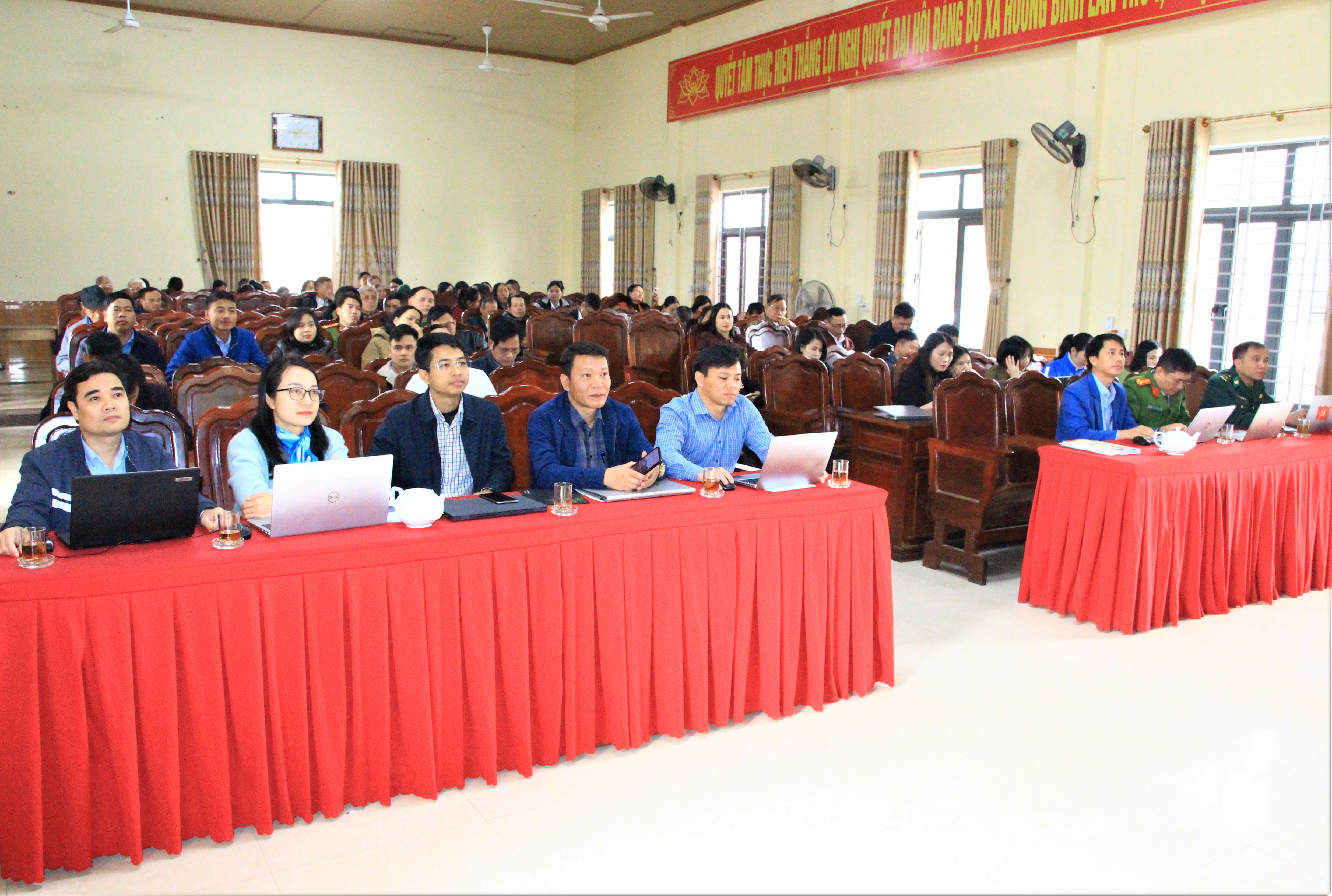 Hương Bình kết nối hội nghị trực tuyến toàn quốc hướng dẫn nghiệp vụ công tác bầu cử ĐBQH khóa XVI và đại biểu HĐND các cấp nhiệm kỳ 2026 - 2031.