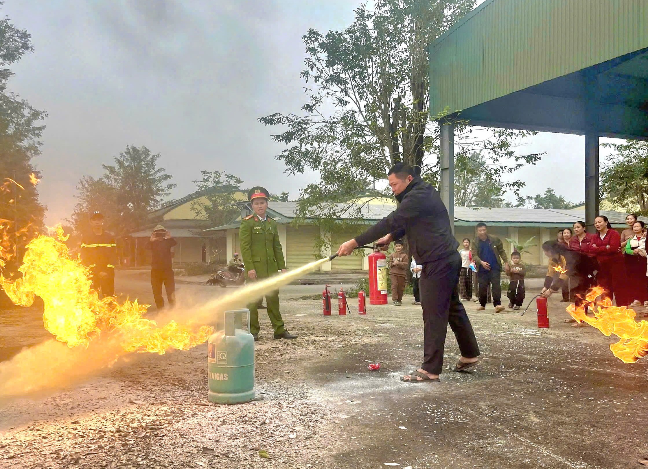 Cảnh báo nguy cơ cháy, nổ trong khu dân cư