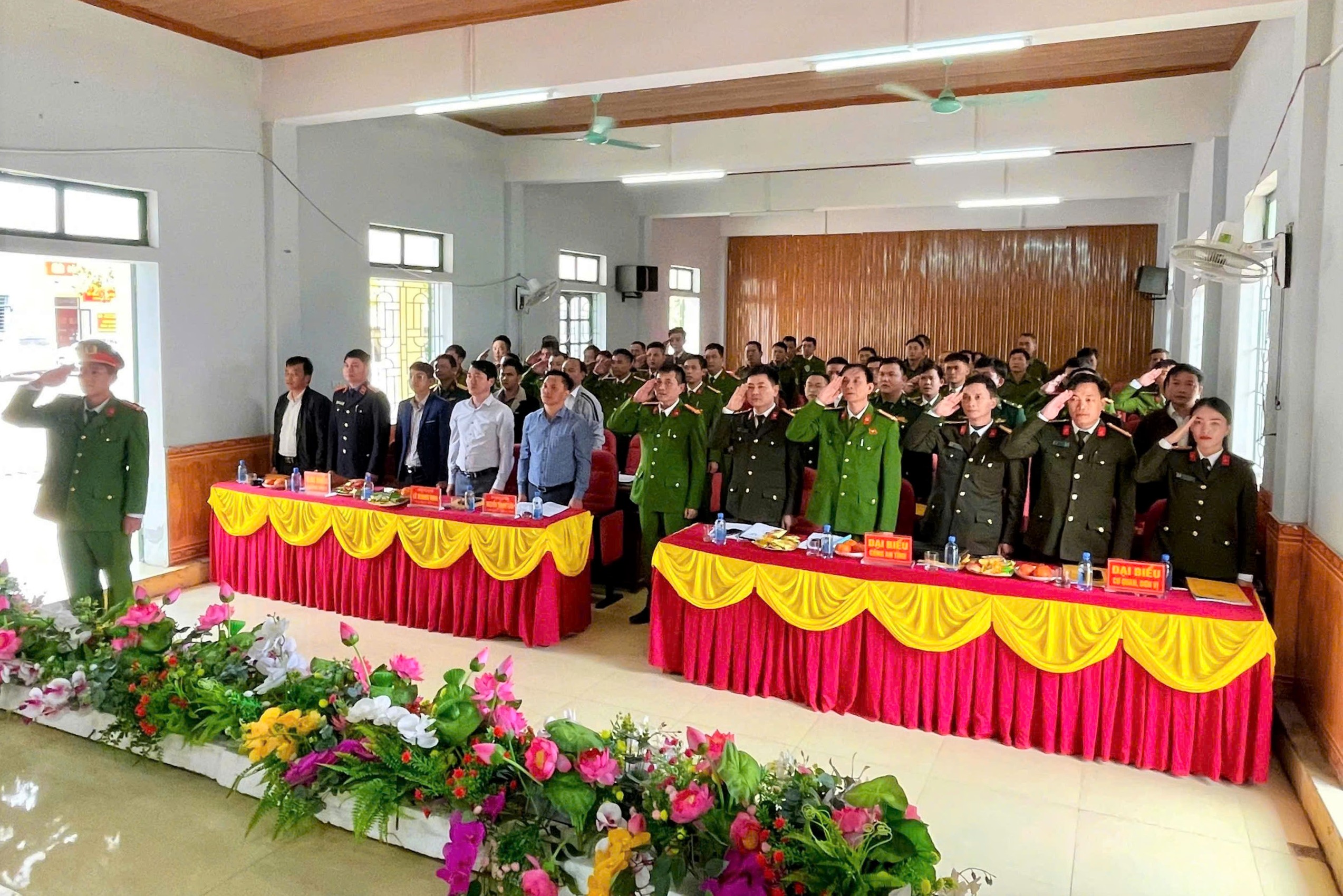 Công an xã Hương Bình được khen thưởng nhiều thành tích xuất sắc trong năm 2025