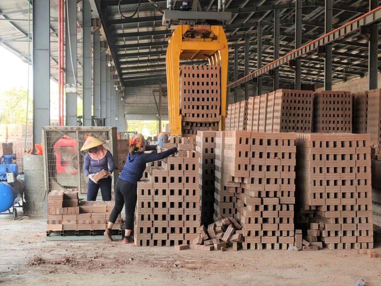 Nhà máy gạch Tuynel Phúc Đồng thông báo tuyển dụng lao động