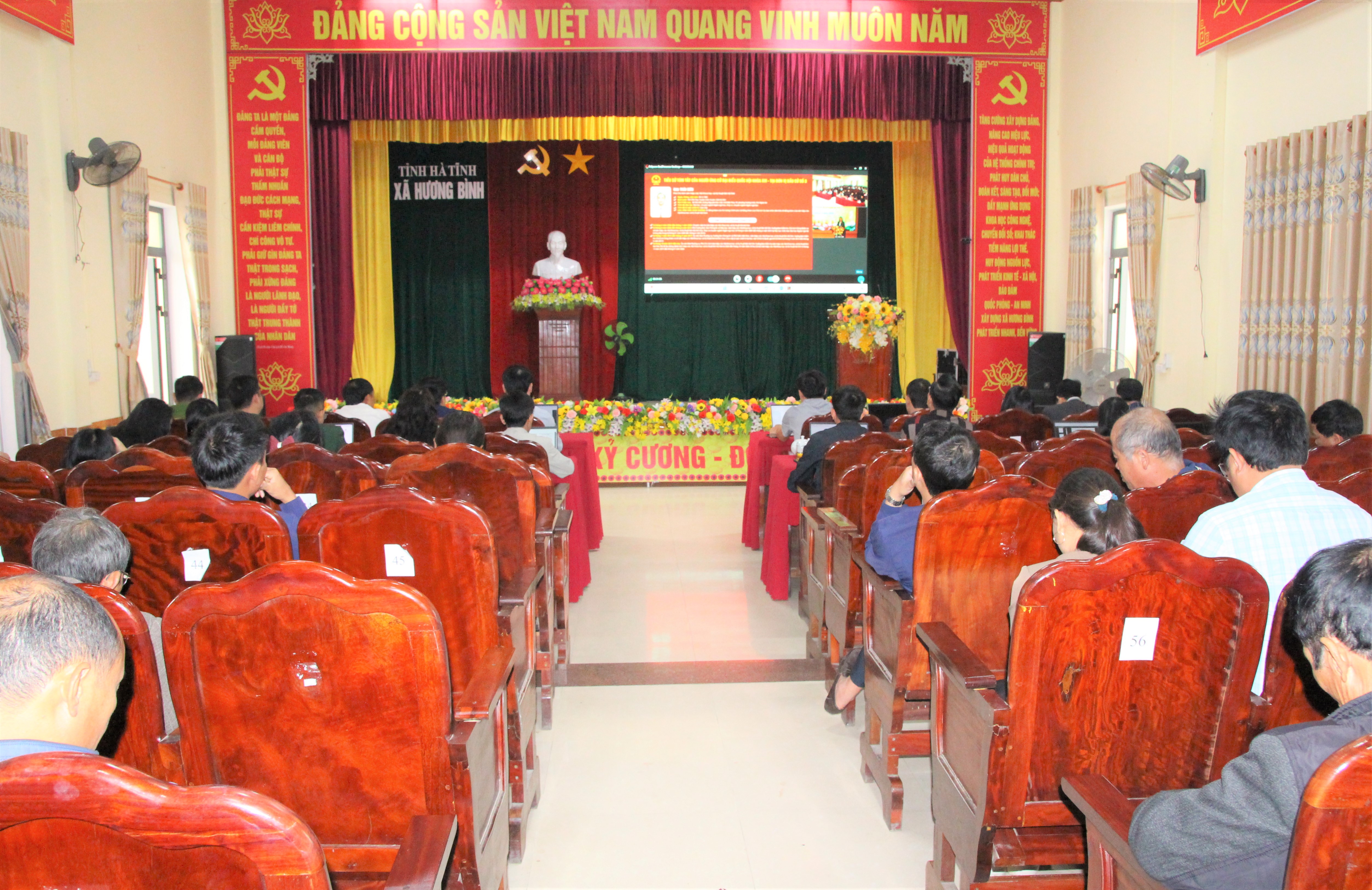 Cử tri đặt niềm tin, kỳ vọng vào các ứng cử viên Đại biểu Quốc hội khóa XVI