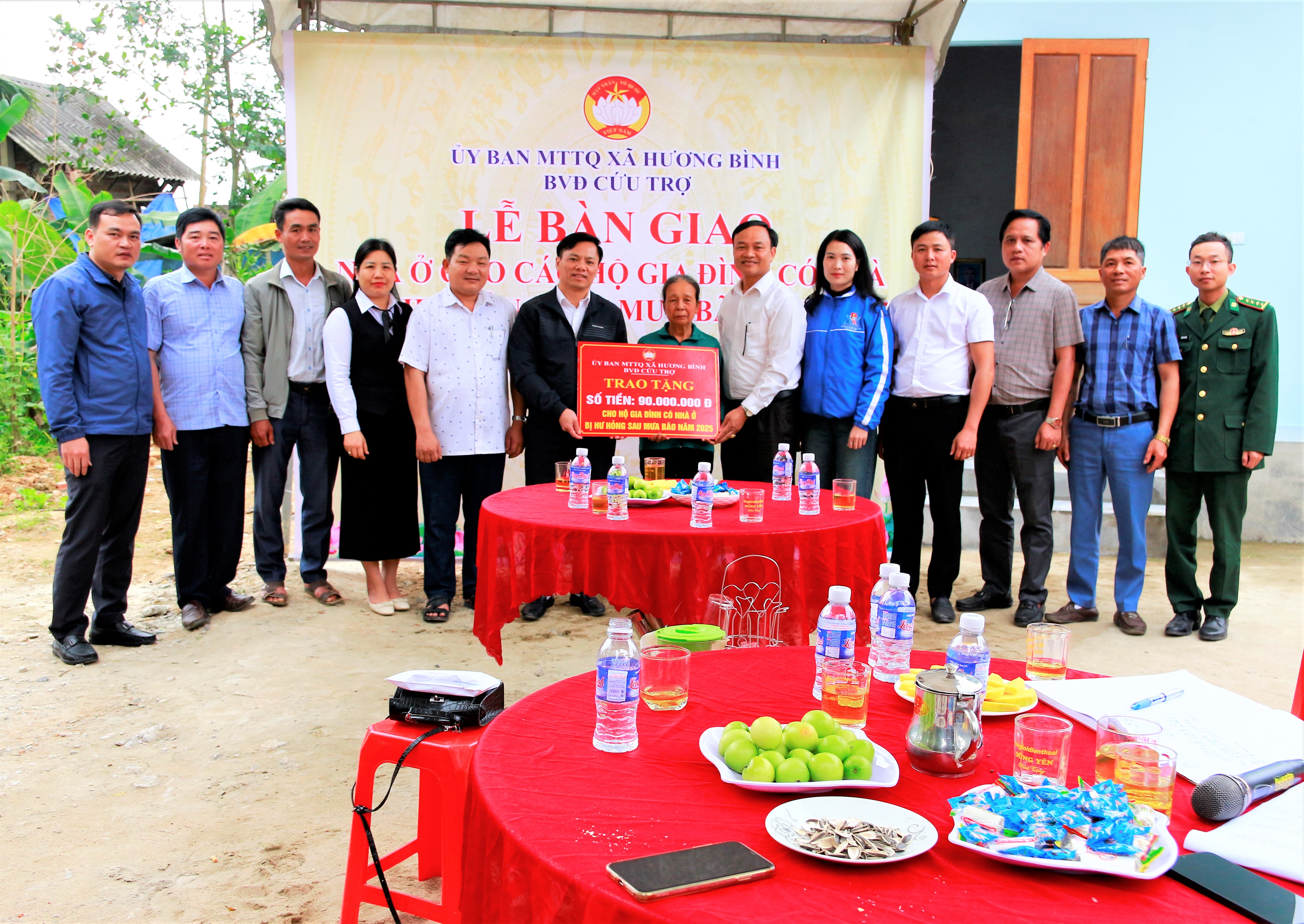 Hương Bình tổ chức bàn giao nhà cho hộ dân bị ảnh hưởng bão lũ