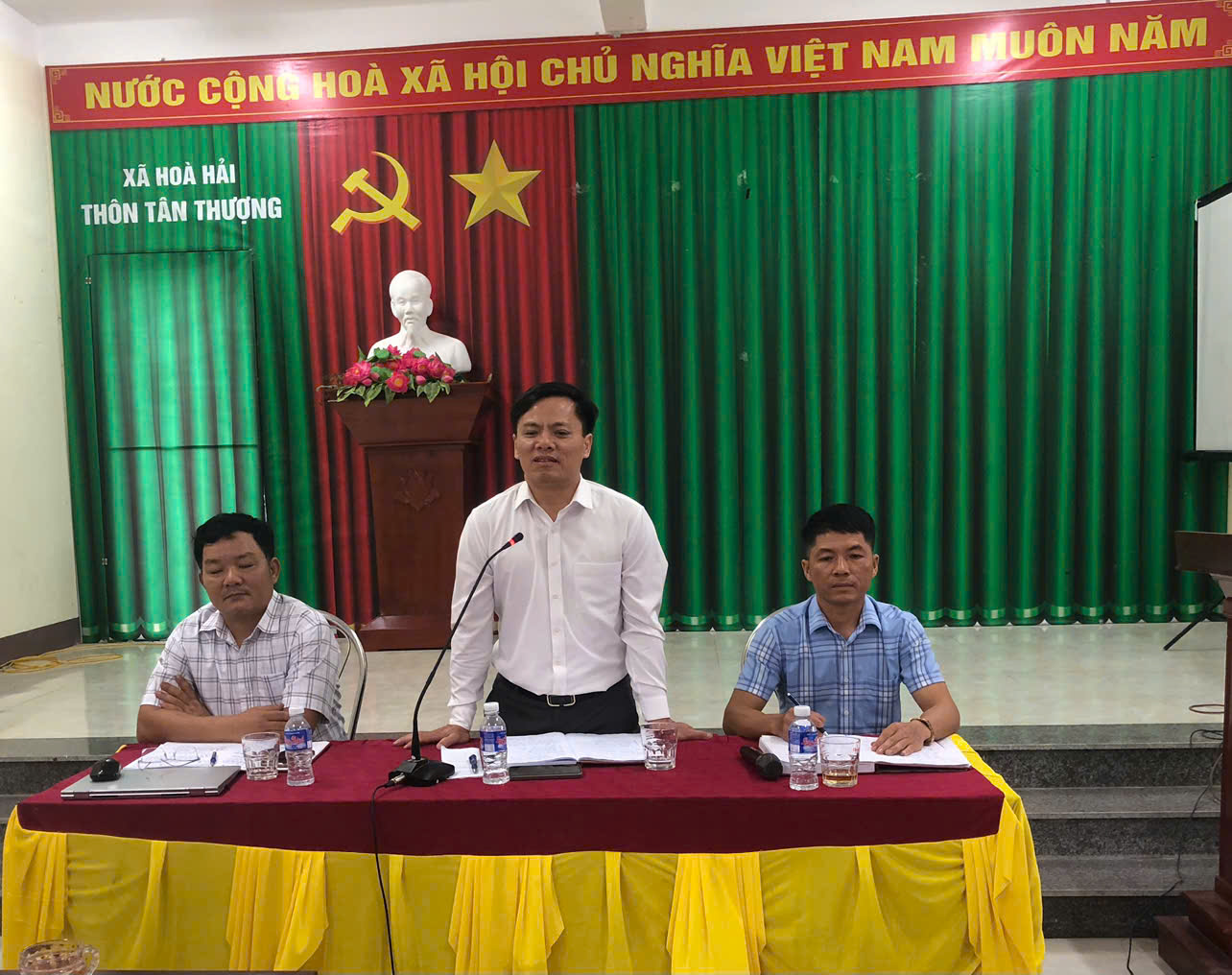 Thường trực Đảng ủy, UBND xã Hương Bình làm việc chuyên đề với thôn 7 về xây dựng khu dân cư kiểu mẫu