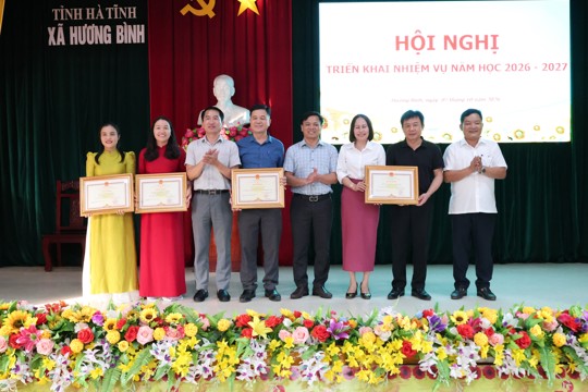 Tiếp tục nâng cao chất lượng giáo dục, xây dựng đội ngũ đáp ứng yêu cầu năm học mới 
