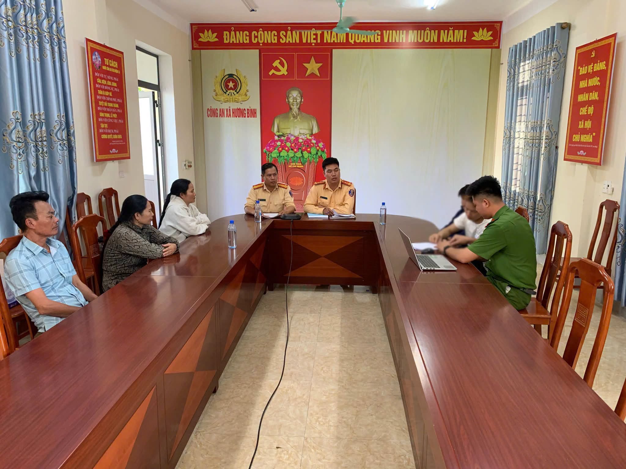 Xác minh làm rõ thiếu niên điều khiển xe máy lạng lách, đánh võng trên đường mòn Hồ Chí Minh 