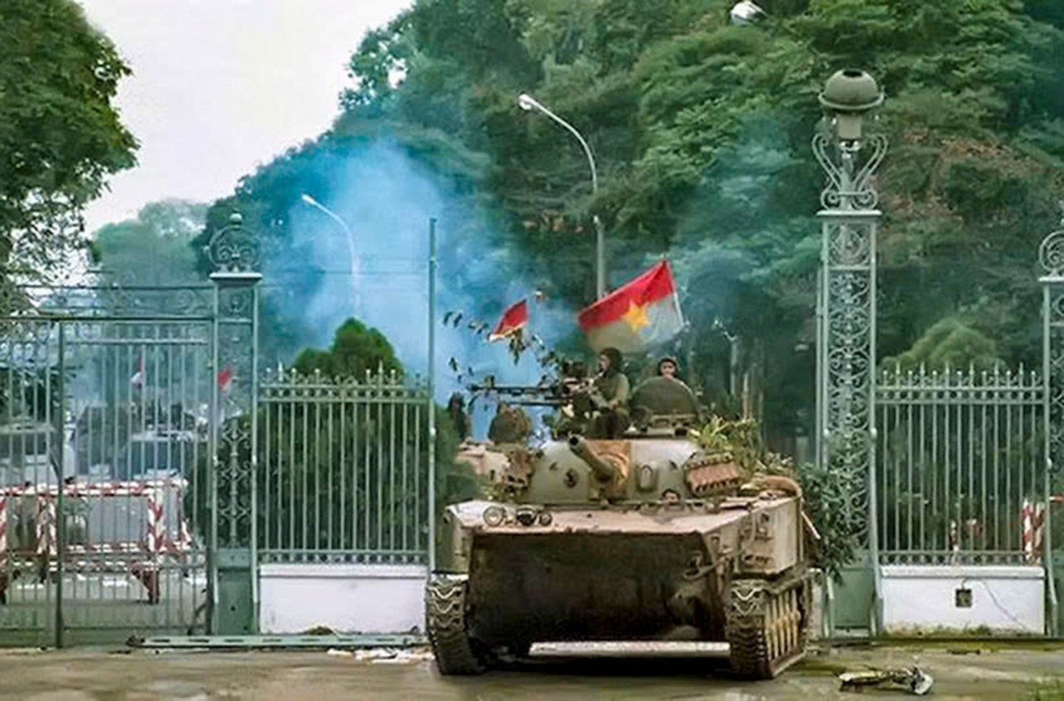 “Đường ra trận mùa này đẹp lắm” - một hiện thực không thể đảo ngược 