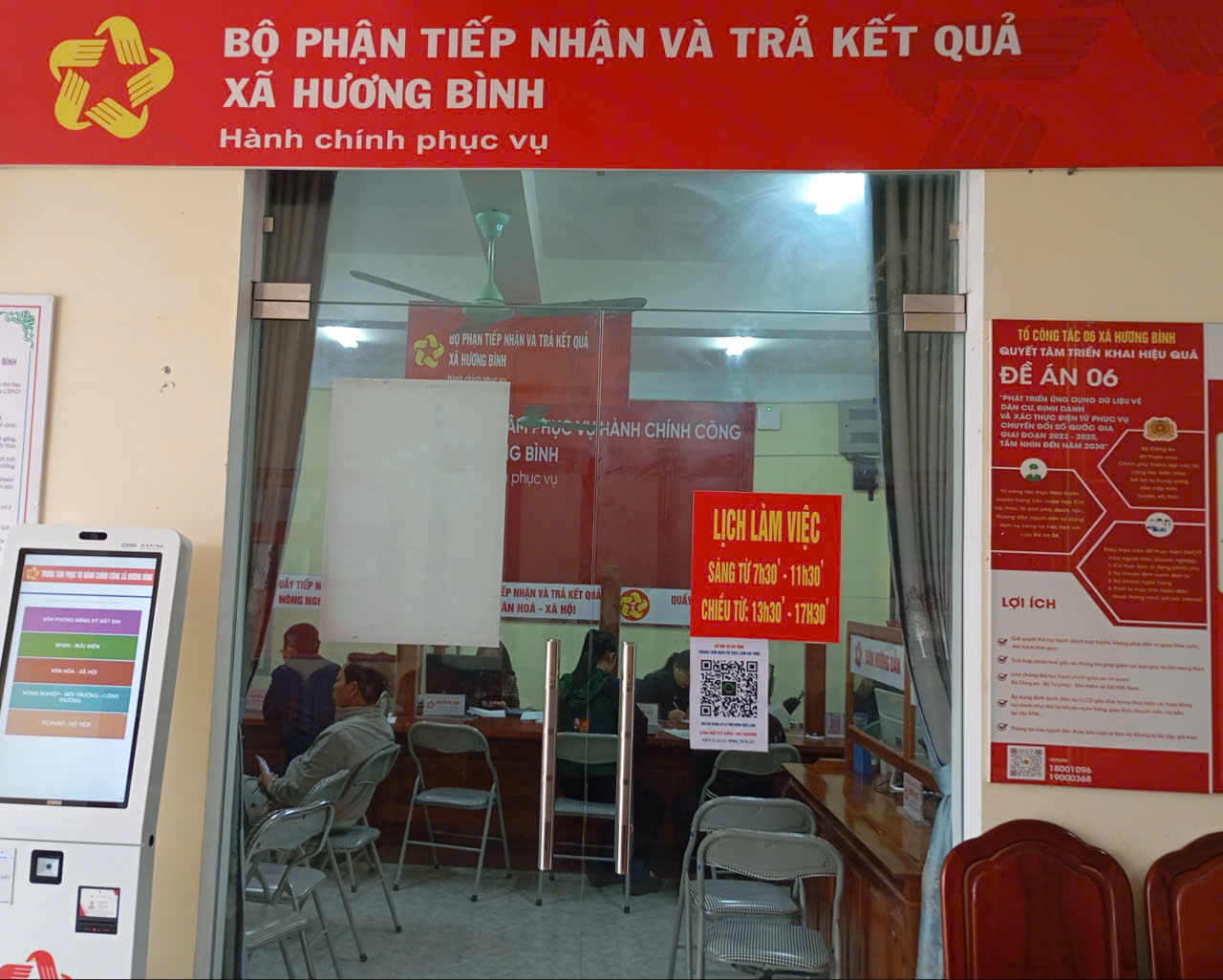 Thực hiện Thủ tục hành chính không phụ thuộc vào địa giới hành chính tại Trung tâm PVHCC xã Hương Bình, tỉnh Hà Tĩnh.