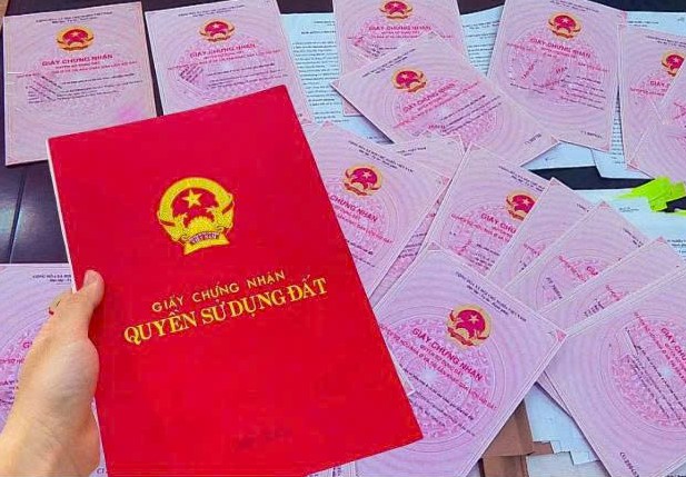 Thông báo niêm yết công khai kết quả kiểm tra hồ sơ đăng ký, cấp giấy chứng nhận quyền sử dụng đất lần đầu 