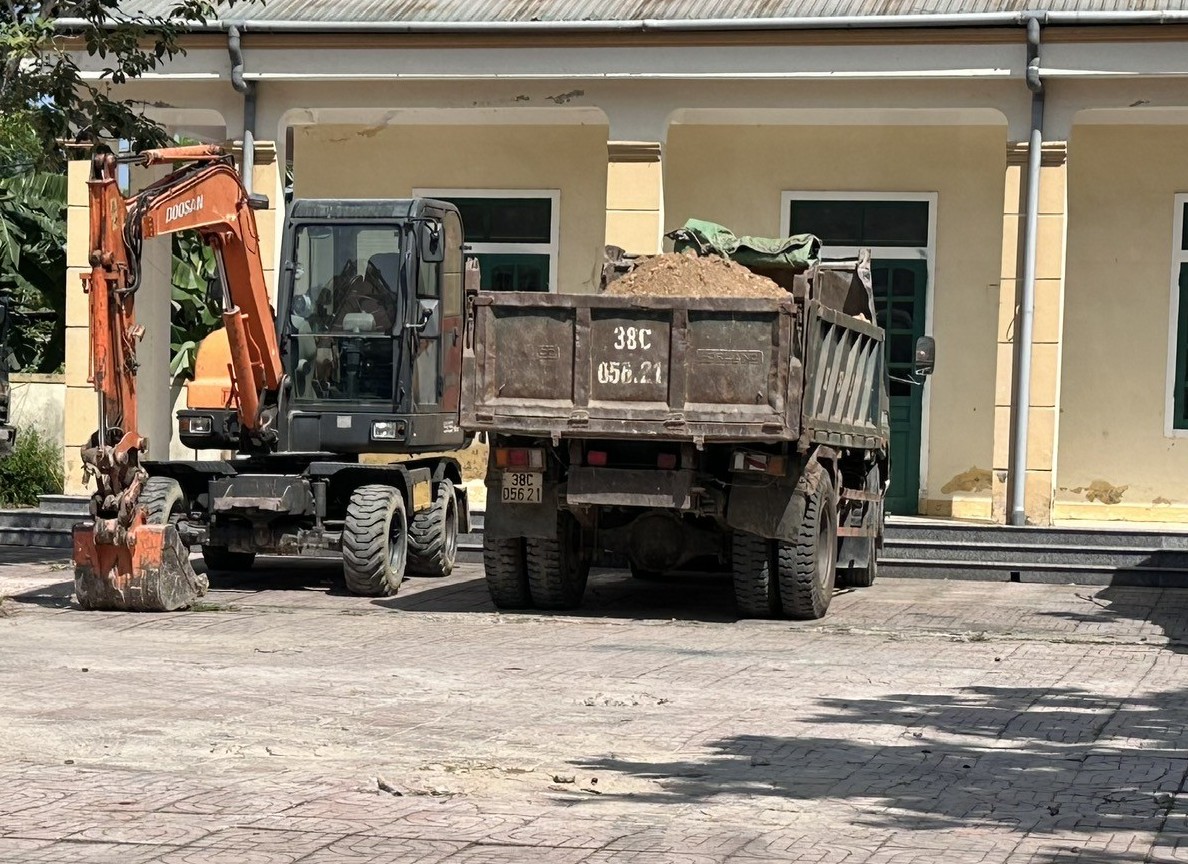 Yêu cầu hộ ông Đặng Duy Toàn ngừng các hoạt động khai thác đất trái phép