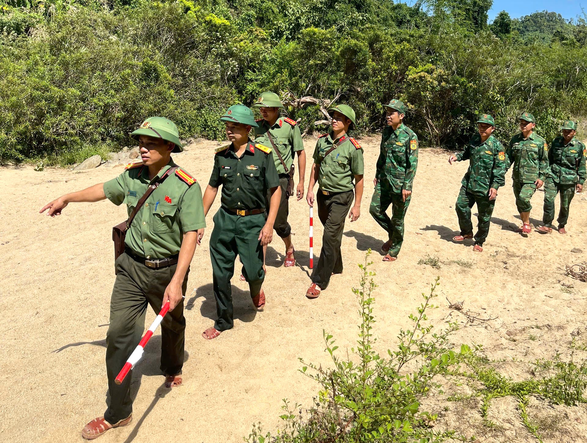 Công an, Quân sự, Biên phòng tăng cường phối hợp tuần tra bảo vệ an ninh trật tự tại cơ sở 